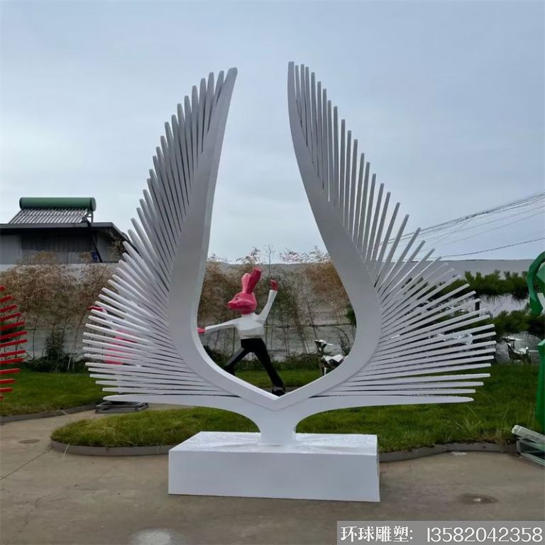 不锈钢异型羽翼雕塑